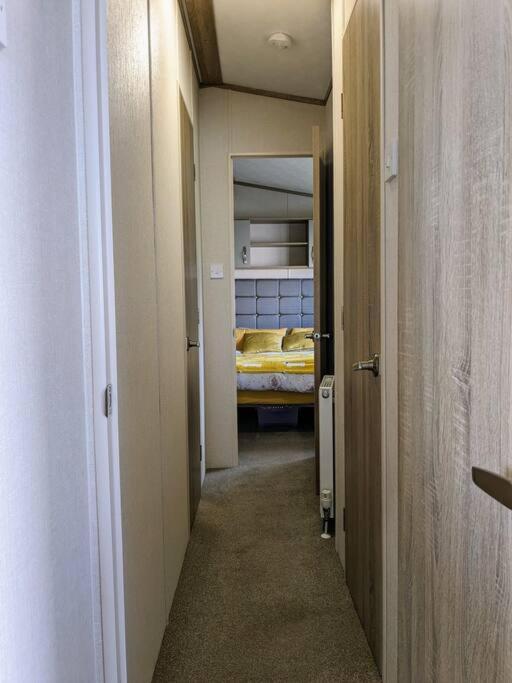 Beautiful Pet Friendly Southerness Caravan With Sea View & Decking Area Mainsriddle Екстериор снимка